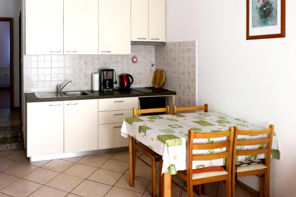 Apartments Silva Pula Luaran gambar